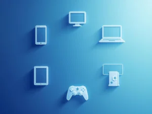 Vijf witte apparaatsilhouetten (smartphone, tablet, laptop, monitor, gameconsole) in cirkel op blauwe achtergrond