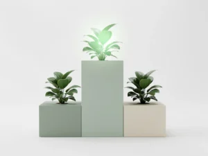 Minimalistische drietrapsverhoging met groeiende groene planten op elk niveau, gestyled in saliegroen en ivoor tinten.